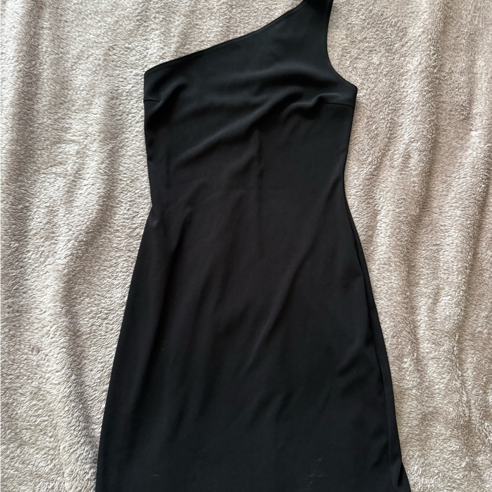 Elegant Black One-Shoulder Dress